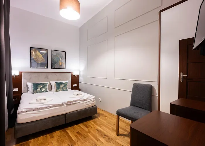 On/Set Aparthotel