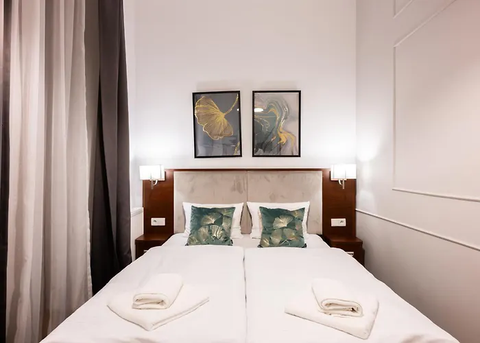 On/Set Aparthotel