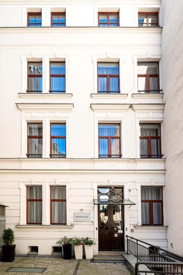 On/set Apartment *